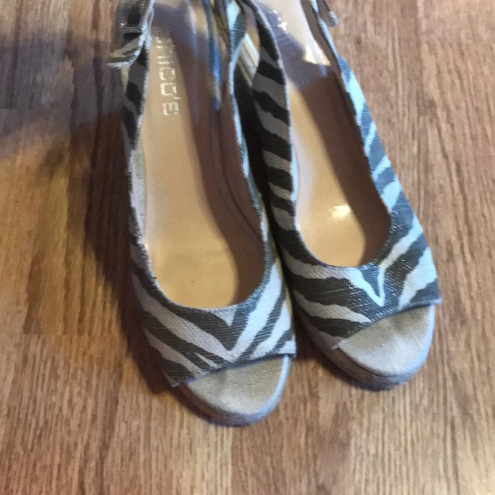 A5- Chicos- Zebra print wedge sandal shoe - size 9 shoe